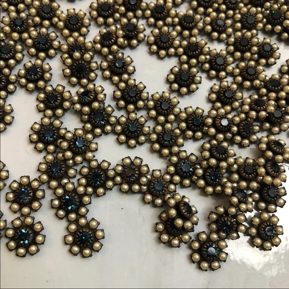 Pearl and sapphire Swarovski florets - Picture 3 of 4